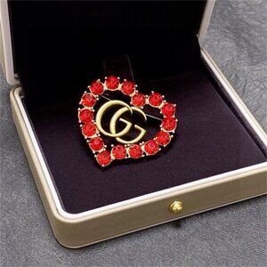 🎁🎉GUCCI love red crystal double G brooch s286